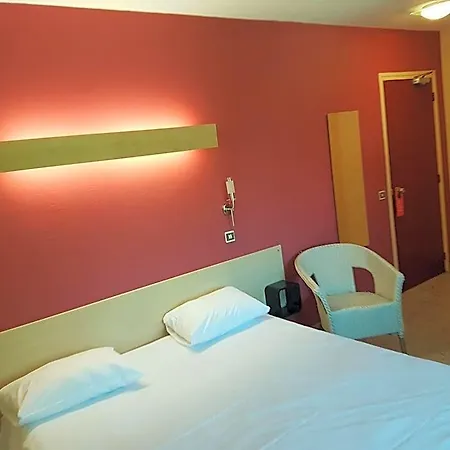 Point Bleu Sete Otel 2*